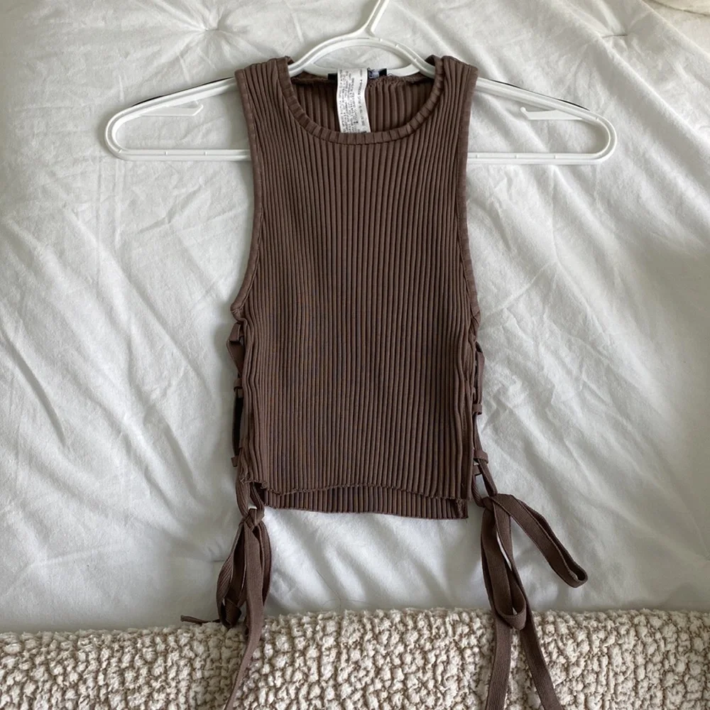 Zara Ribbed Cropped Top - Picture 2 of 2